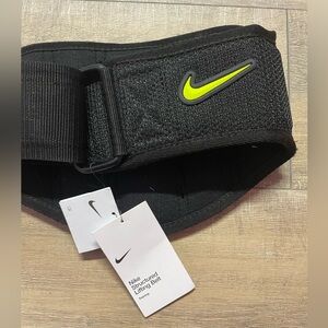 NWT Nike Structured Weighlifting Belt M